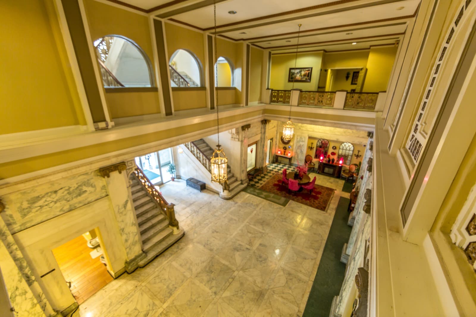 Luxury 2BR Corner Unit interior view 3