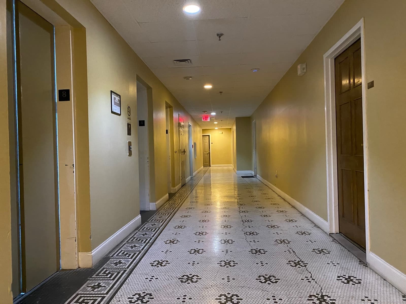 Modern 1BR with Downtown Views interior view 3